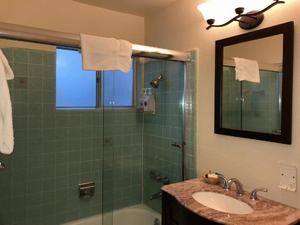 Cedar Inn & Suites image 12